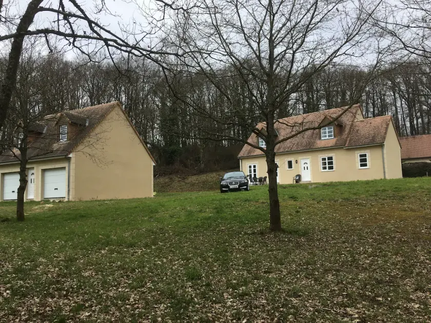 Le Mans -Sleeps12 -Private Land -Nature -Forest - Image 1