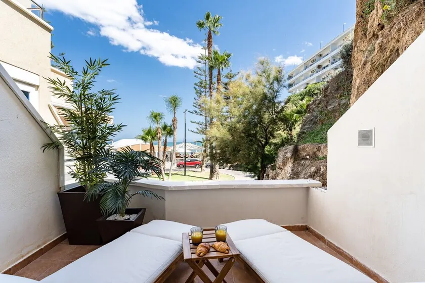 Luxury Beachfront Living on the beach with big terrace - Image 1
