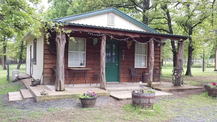 Flyin D 'Bunkhouse nær Turner Falls, Arbuckle Lake og Chickasaw National Park - Image 1