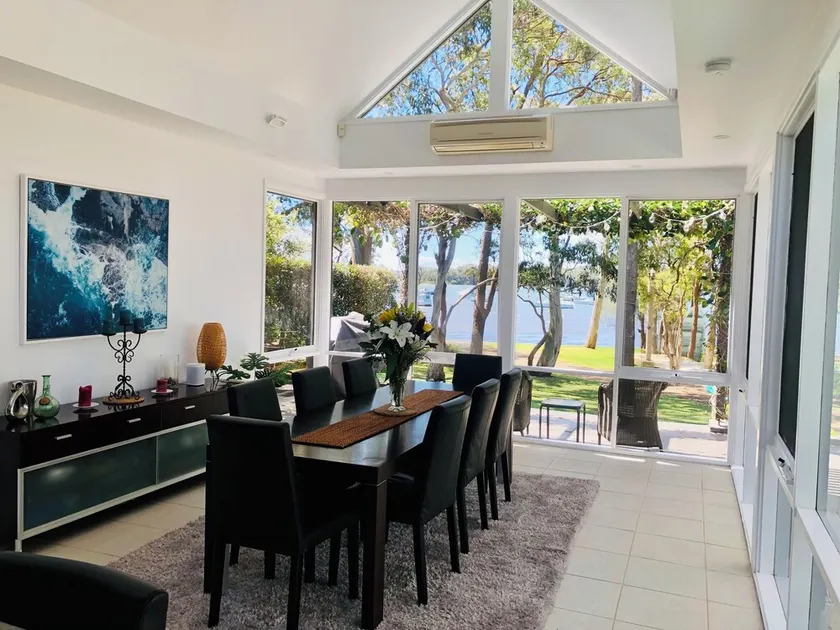 Votre maison au bord de l'eau loin de chez vous ... - Image 1