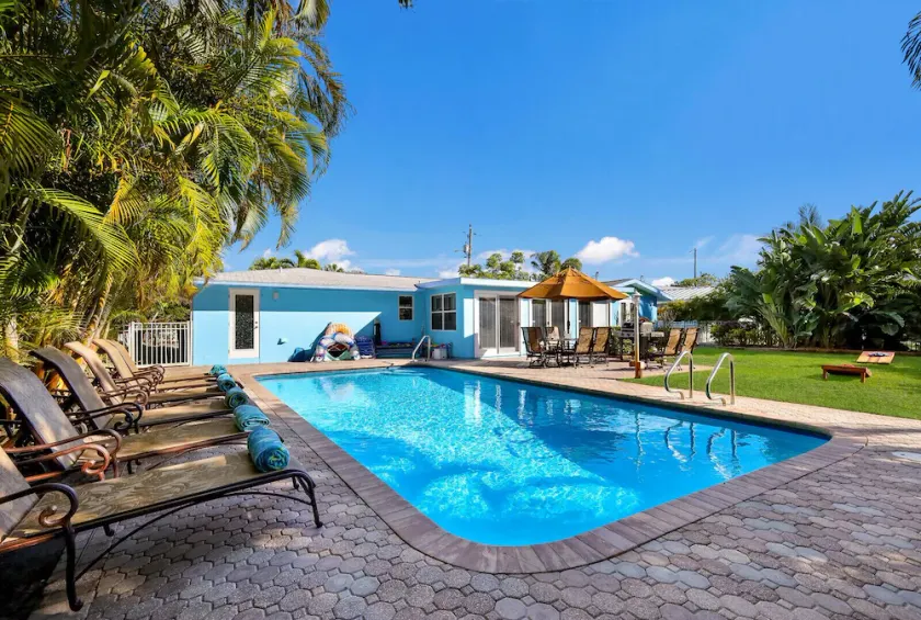 Hawaiian Punch -3 Blocks to Beach, Pool, Dock on Canal, Dog Friendly by Anna Maria Life - Image 1
