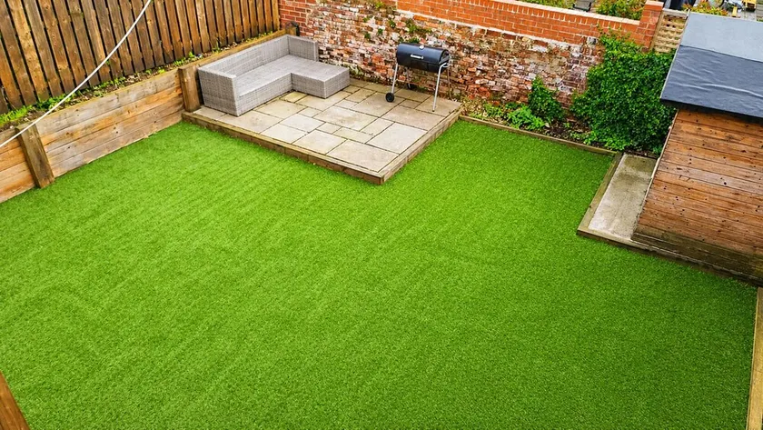 Entire 2 bed family home in Bridlington Old Town with a lovely year round garden - Image 1
