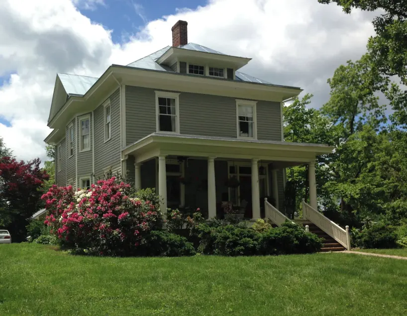 Stately Home i Historic Downtown Lexington, Virginia - Image 1