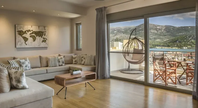 Grand View Maisonette - Image 1
