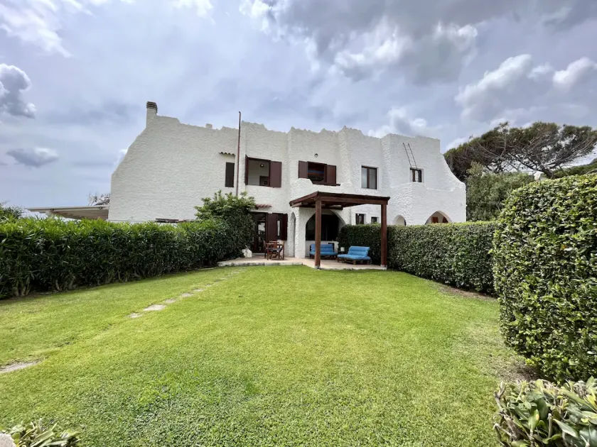 House with sea views just 10 meters away from the beach - Image 1
