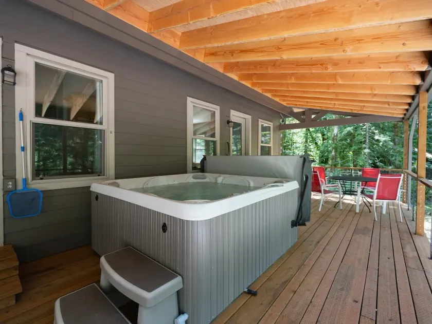 Leilani Cottage -Meredith Lodging - Image 1