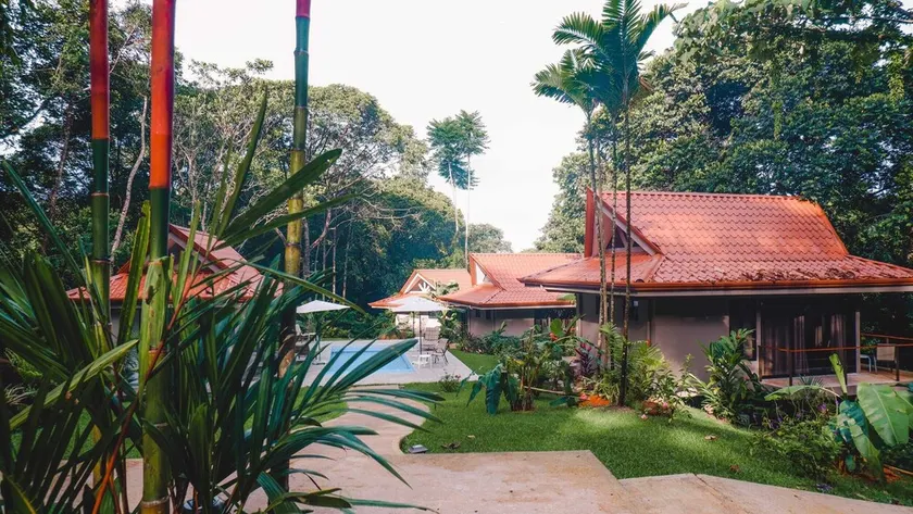 Royal Sabitha, Private Luxury Jungle Oasis w/pool & yoga deck! 5min from Surf! Dominical - Image 1