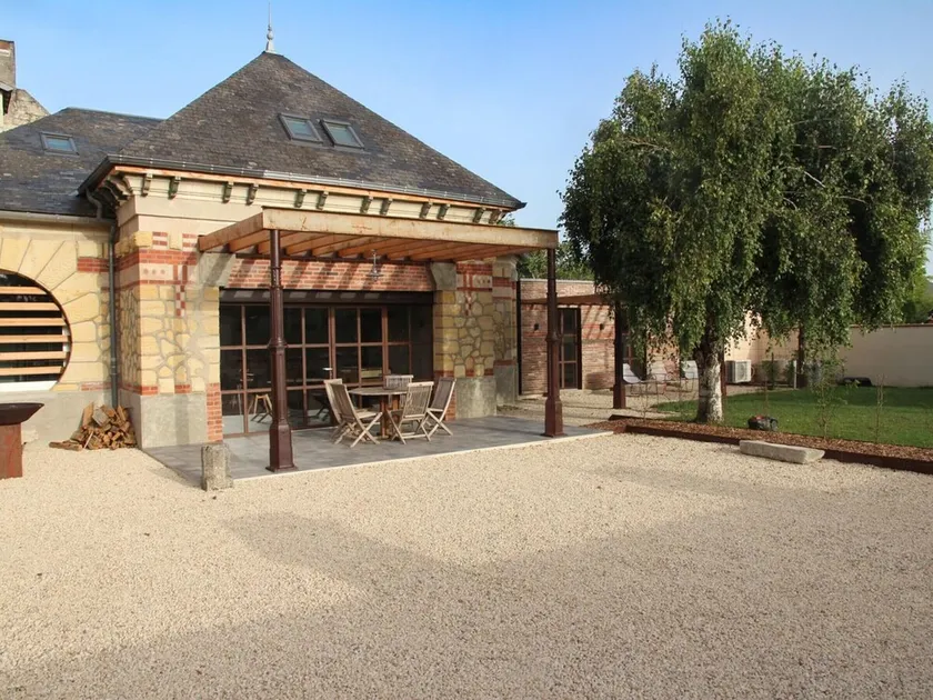 Spa Privé Intérieur, Jardin Clos, Proche Chinon et Fontevraud, Tout Confort, Non-Fumeur - Image 1