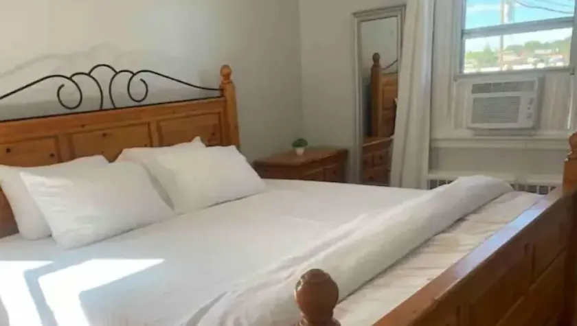 King Bed & Free Parking in Rhawnhurst! - Image 1