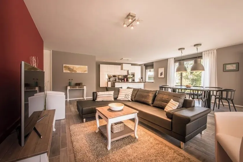 Luxury newly built apartment with wellness, elevator access and mountain views - Image 1