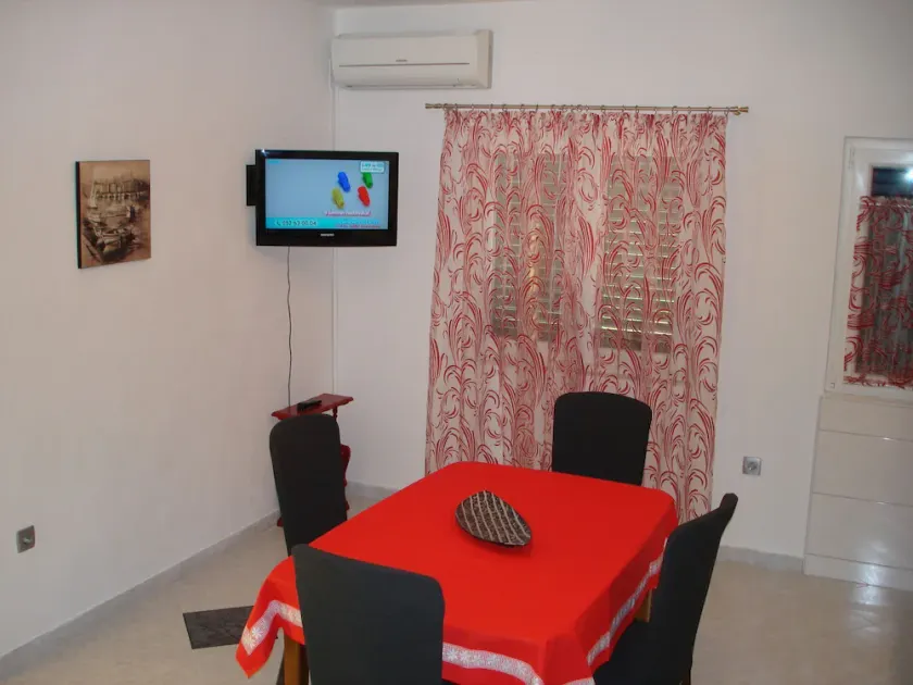 House Boris - Image 1