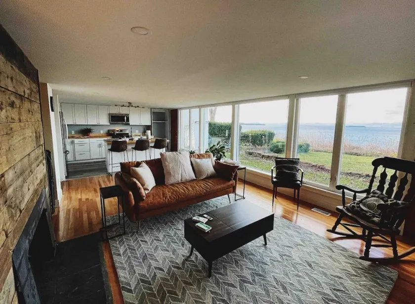 Newly Renovated, Downtown Home with Lake Views - Image 1