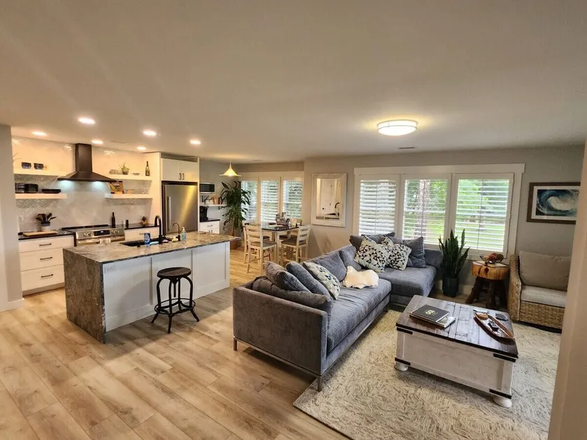 Modern Beach Elegance: The Maples Retreat - Image 1
