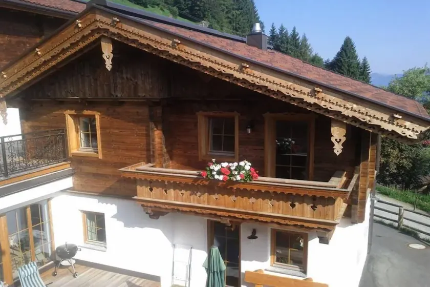 „Zillertalblick“ Holiday Cabin on Kama Alm –  Comfort & Panorama! - Image 1