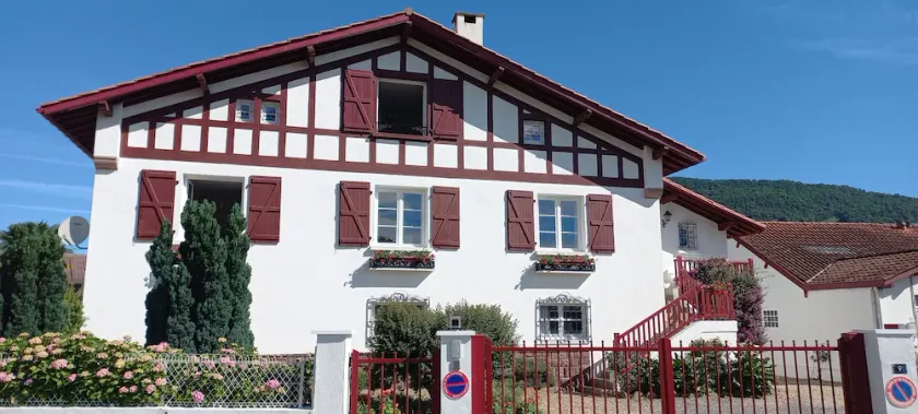 APARTMENT 5 PERSONS (2*) 200m FROM THE TOURIST CENTER - Image 1