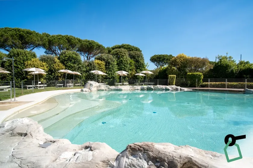 Hotiday Lodge Viareggio - Image 1