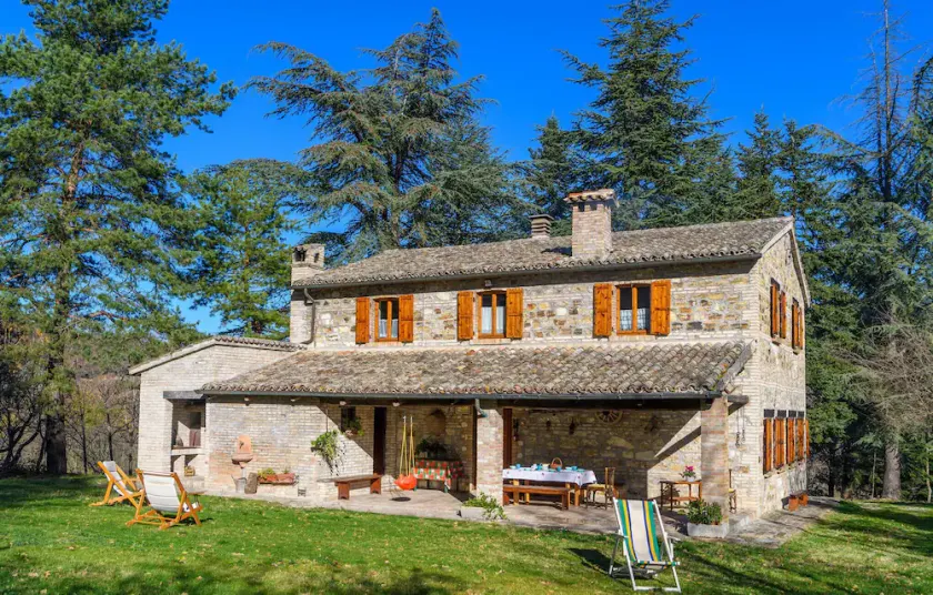 4 bedroom beautiful home in Acqualagna - Image 1