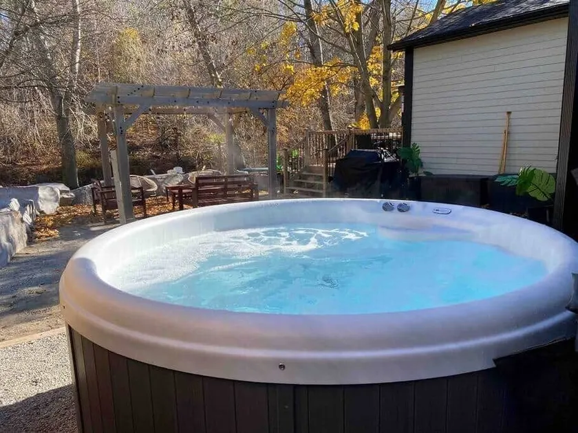 Disconnect From Reality/ River House/Hot Tub/Pet Friendly - Image 1