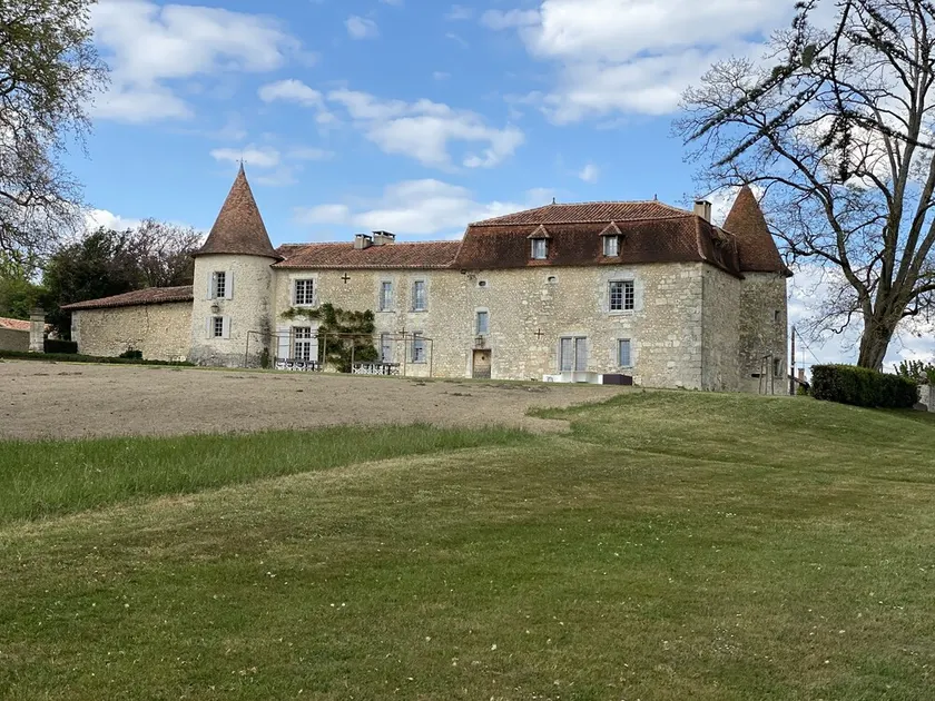 15th century French castle within 260 acre estate - Image 1