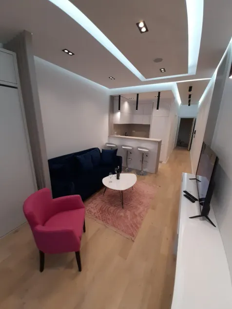 Couples Getaway Studio Apartment with Terrace - Image 1