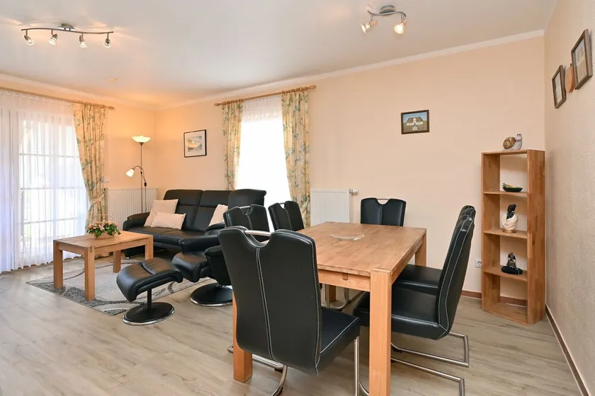 Comfortable terraced house with terrace, garden and indoor pool in the vacation park - Image 1