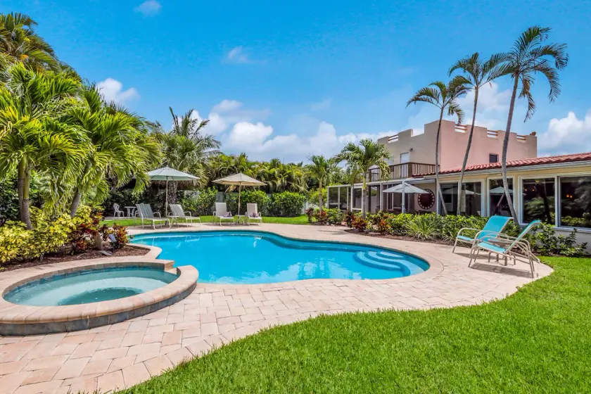 Glory Days: AMI North End, Backyard Oasis, Pool, 1.5 Bocks to Beach by Anna Maria Life - Image 1