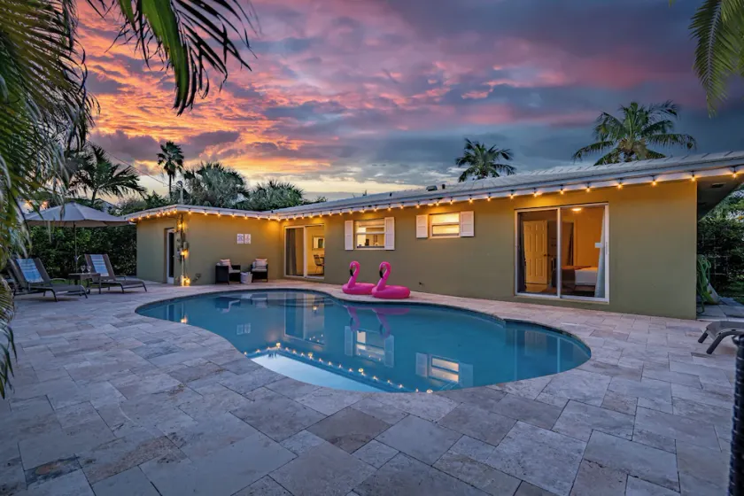 Htd Saltwater Pool! Walk to BEACH! PingPong! BBQ! - Image 1