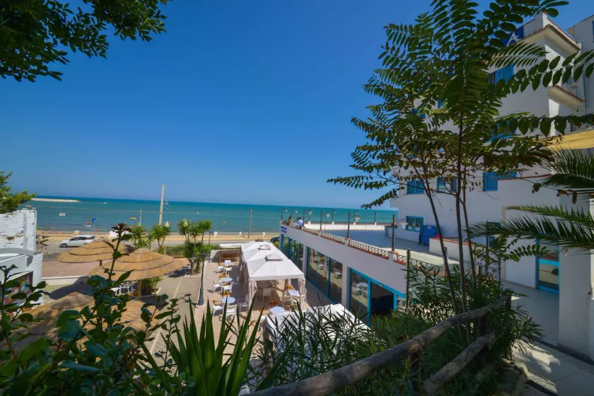 Riviera Hotel Residence - Image 1