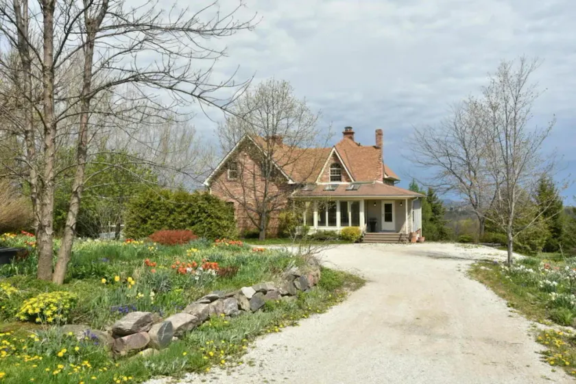 Luxury 4 Bdrm Farmhouse, sleeps 12, near Grey Highlands, Blue Mountain, Meaford - Image 1