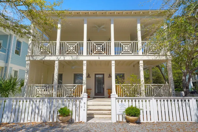 Stunning Porches, Tower With Gulf Views, Steps To Pool In Seaside + 2 Bikes! - Image 1