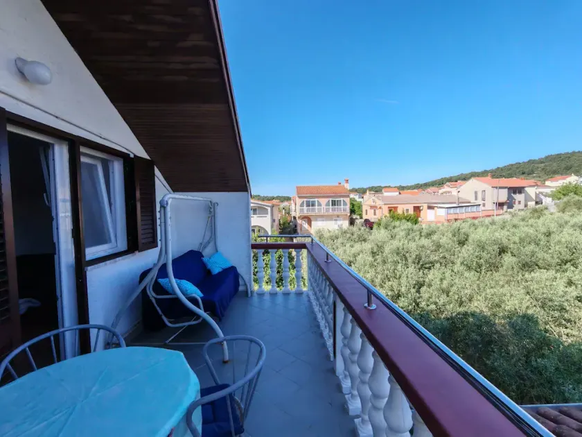 Apartment Ivy - Image 1