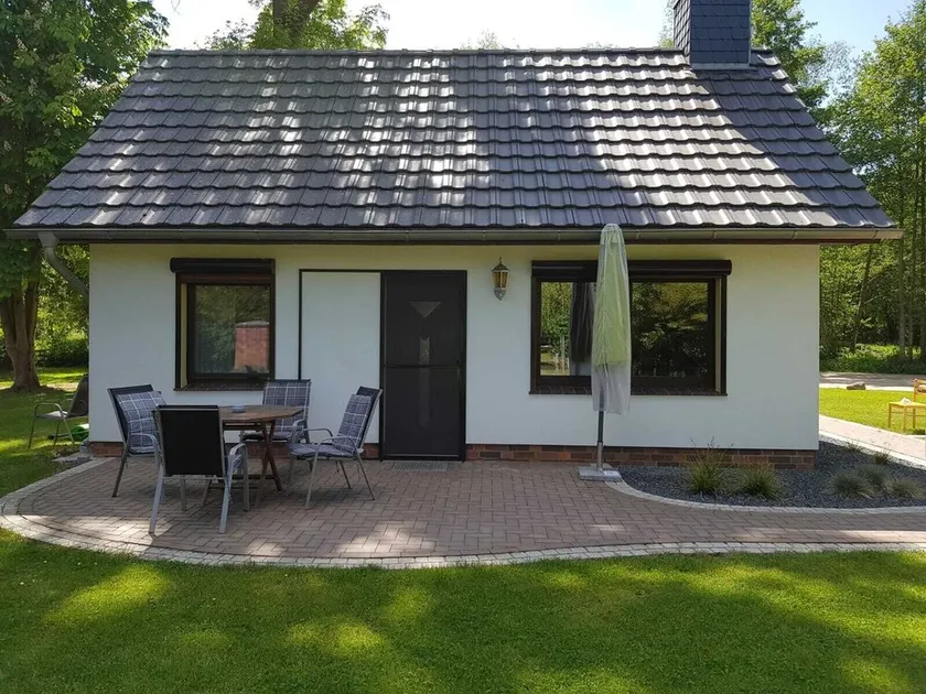 Nyd stilheden i huset Stork's Nest lige ved vandet - Image 1
