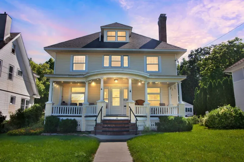 Cozy Trotter 4 Bedroom Home - Image 1