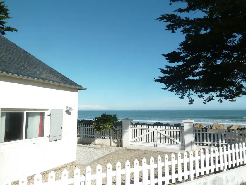 Beach House ! idyllic setting for your holidays - Image 1