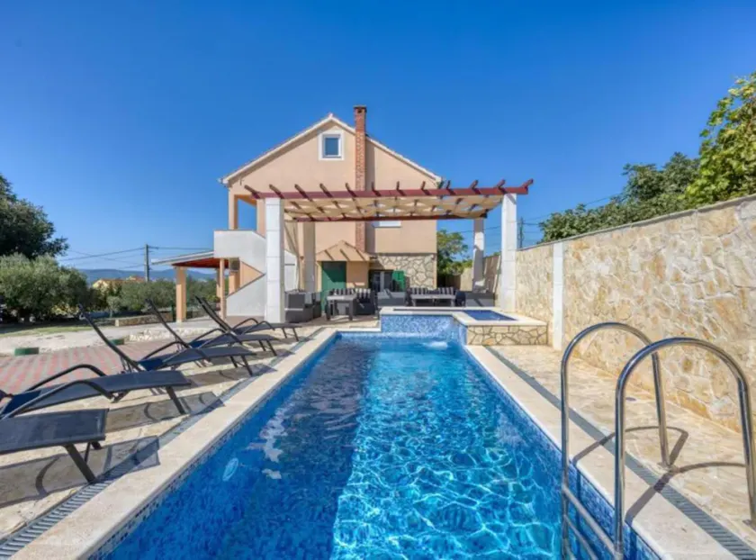 Voll ausgestattete wunderschöne Villa mit privatem Pool und Grill | Wasserblick | Haustierfreundlich - Image 1