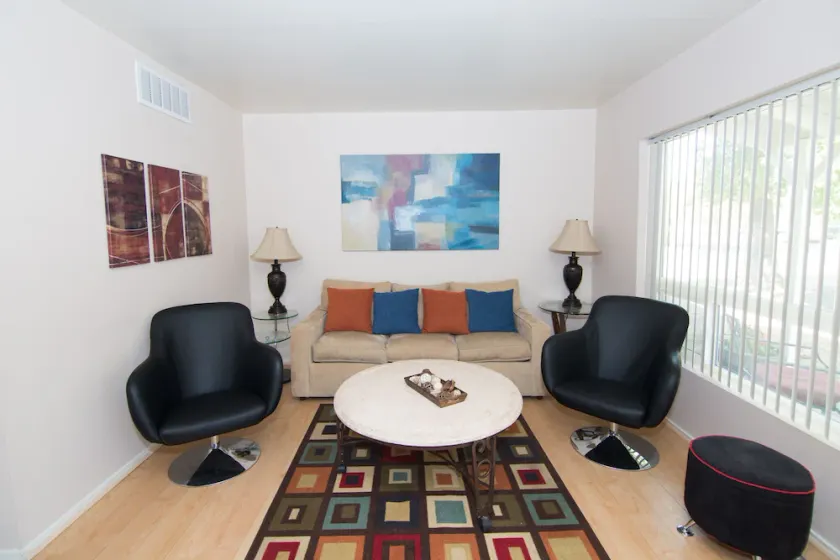 Phoenix/Scottsdale Gem Great Location Entire House, Pets Ok, Close To Everything - Image 1