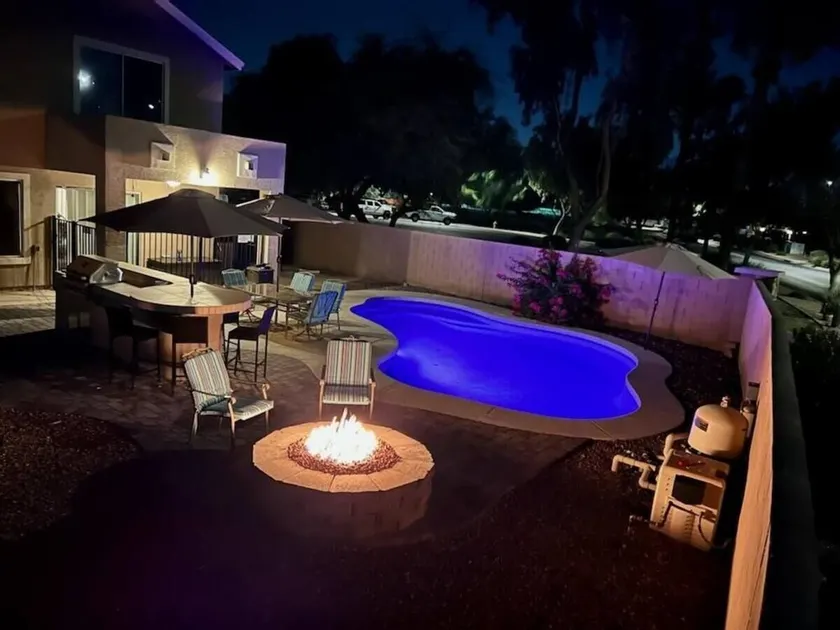 Glendale Pool Heat Pet Friendly - Image 1
