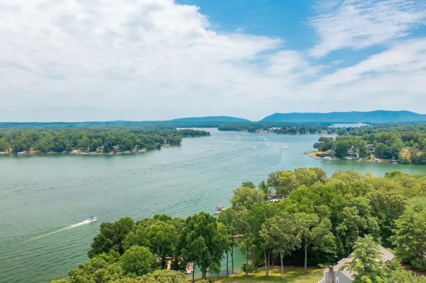 Lakefront Retreat at Smith Mountain Lake. Covered Boat Slip + Kayaks - Image 1