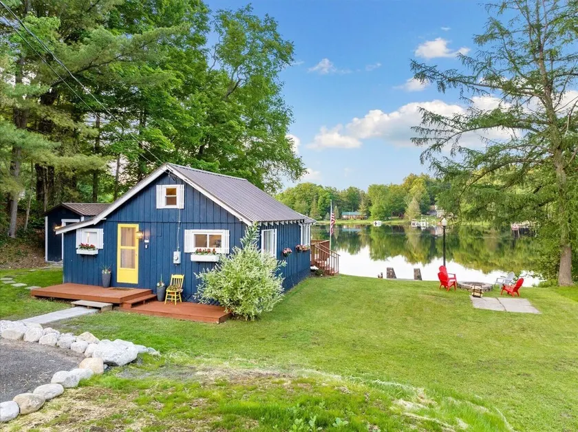The quintessential lakeside cabin. Tradition meets today. Family, friends, pets! - Image 1