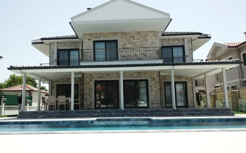 Stunning 4-Bed Villa Grey 4 bedrooms private pool - Image 1