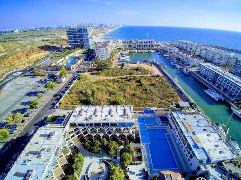 Garden Marina Suite - Image 1