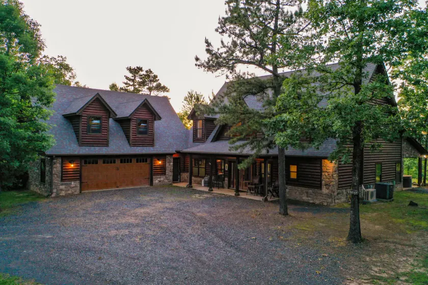 Gated Hilltop Luxury Lodge on 100 acres - Relax and Enjoy AMAZING VIEWS - Image 1