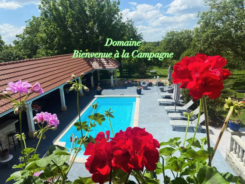4★ group gîte, ideal for families and groups of friends - Image 1
