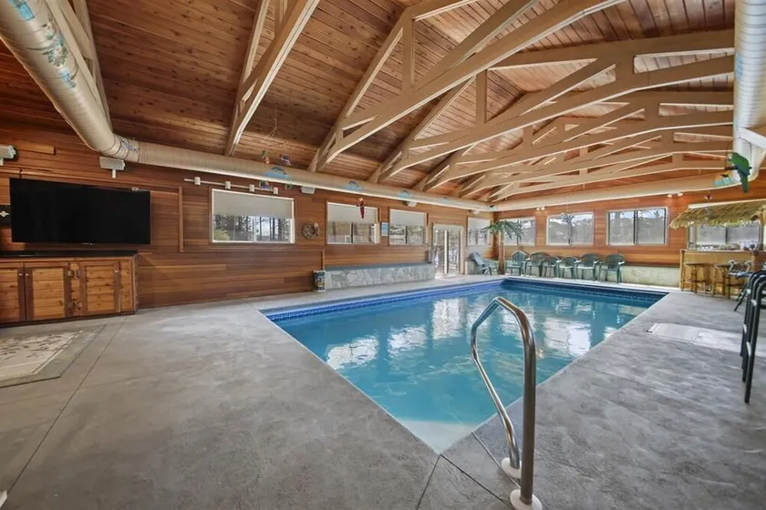 Smith's Point Retreat on Lake Winnipesaukee with indoor pool! - Image 1