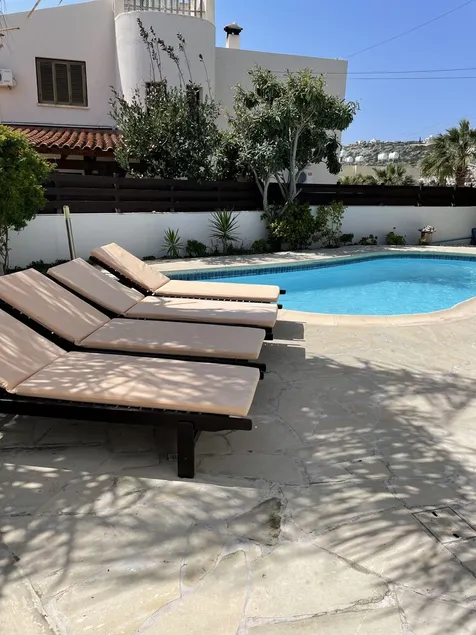 Villa Kokkinoyia, Lower Peyia, sleeps 8 adults & 2 children - Image 1