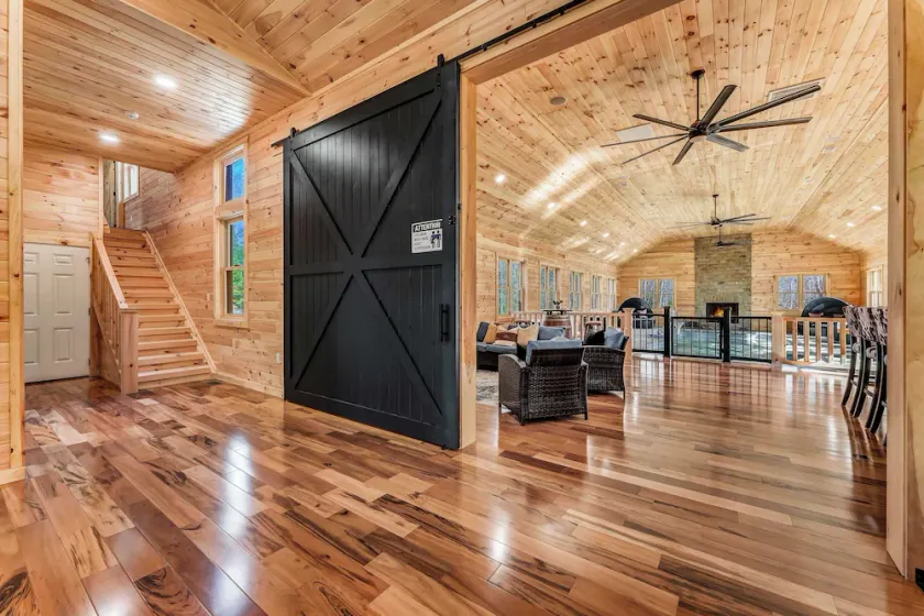 Grand Timber by Avantstay Indoor Pool + Sports Court + Game Room & More! - Image 1
