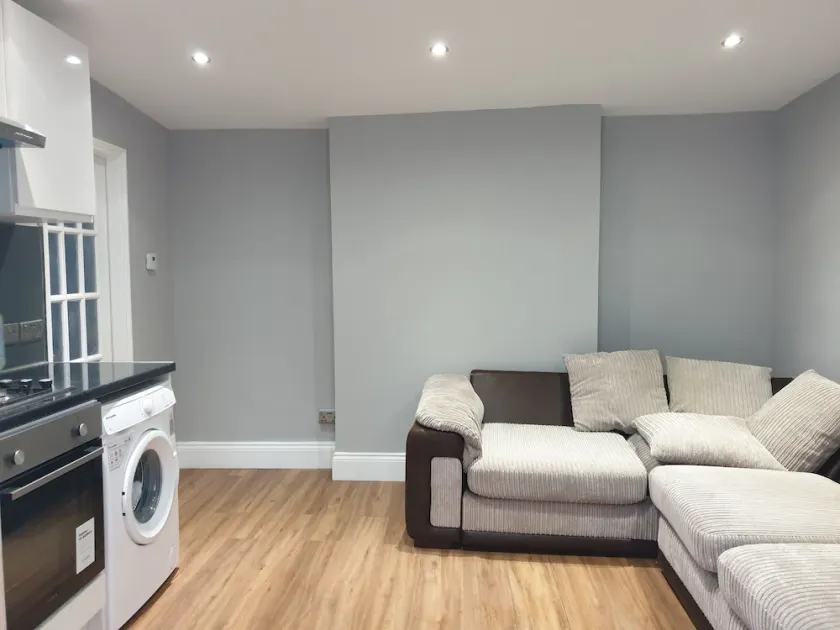 Barnet Luxury Apartment can sleep 4 people just few mins away from Station - Image 1