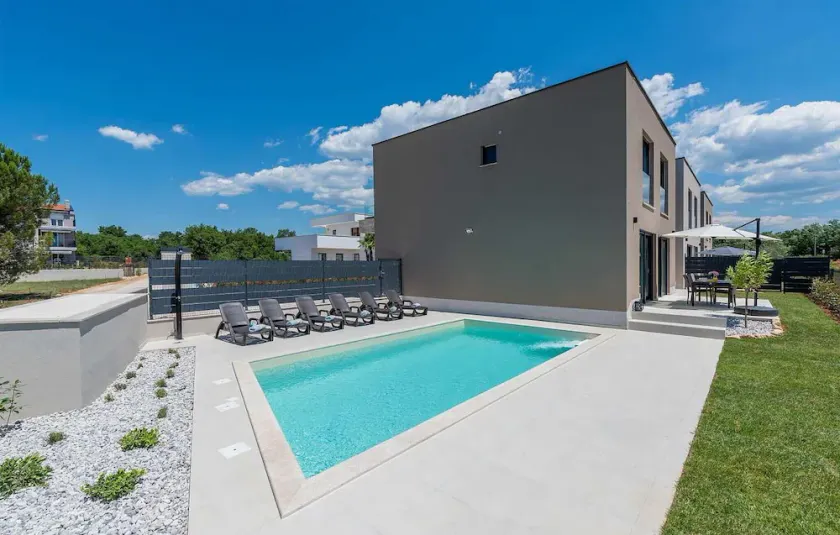 Awesome home in Porec - Image 1