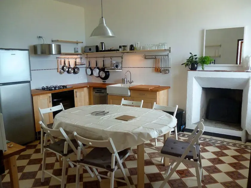 House, adskilt mellem havet og bjergene - Image 1