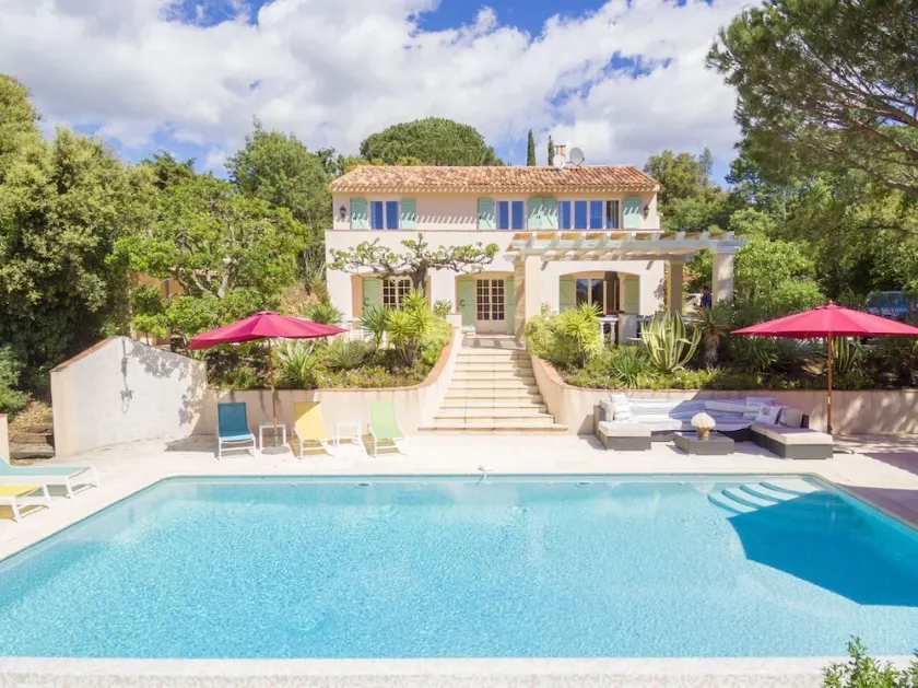 Villa Vallon Gulf of St Tropez, 10min walk to beach, renovated 2023 - Image 1